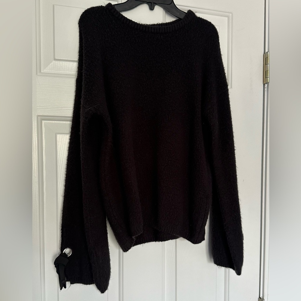 black sweater - Picture 2 of 5
